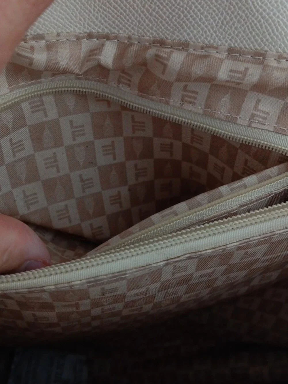 London Fog Ivory Structured Flap-Top Maille Tote
